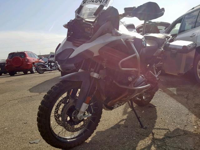 WB10A1201FZ096755 - 2015 BMW R1200 GS A WHITE photo 2