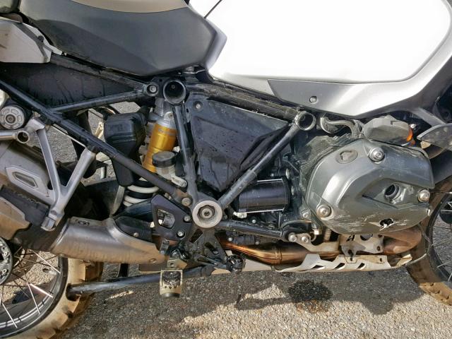 WB10A1201FZ096755 - 2015 BMW R1200 GS A WHITE photo 7