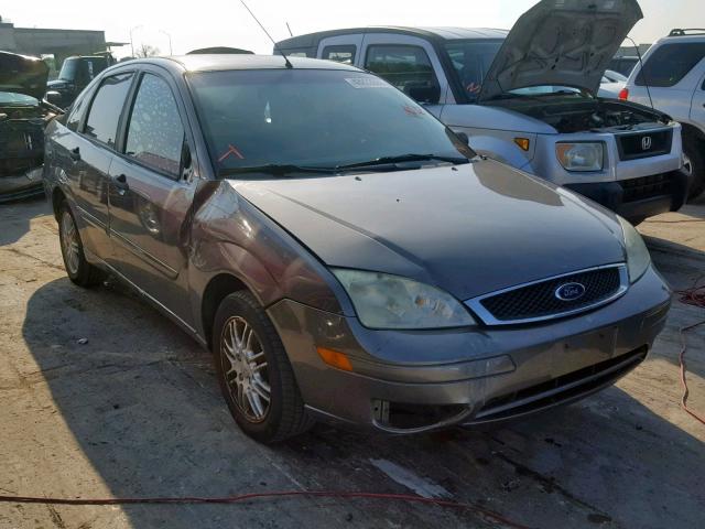 1FAFP34NX6W225129 - 2006 FORD FOCUS ZX4 GRAY photo 1