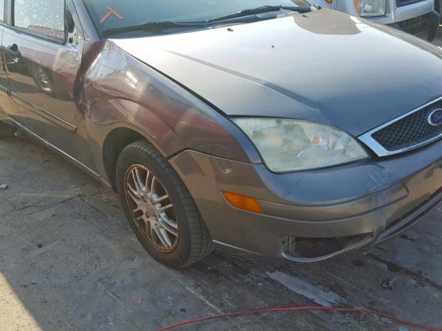 1FAFP34NX6W225129 - 2006 FORD FOCUS ZX4 GRAY photo 9