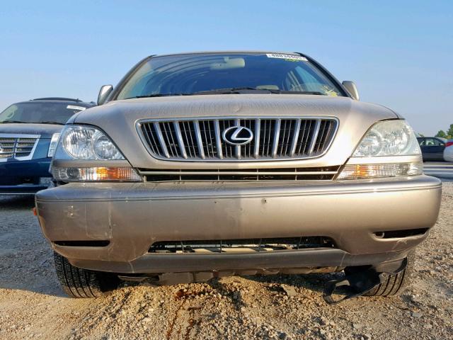 JTJHF10U020284546 - 2002 LEXUS RX 300 GOLD photo 9