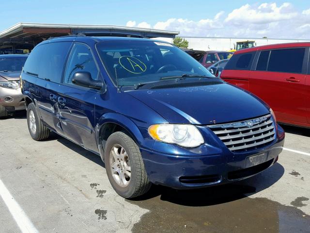 2C4GP44R15R176238 - 2005 CHRYSLER TOWN & COU BLUE photo 1