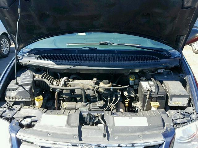 2C4GP44R15R176238 - 2005 CHRYSLER TOWN & COU BLUE photo 7