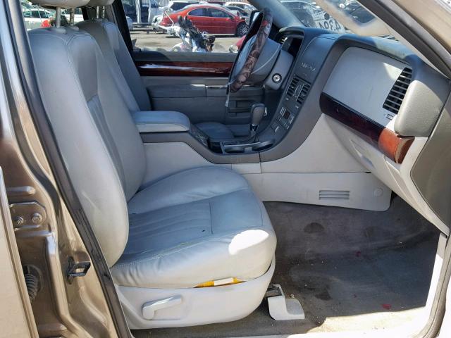 5LMEU68H44ZJ48539 - 2004 LINCOLN AVIATOR ნაცრისფერი ფოტო 5