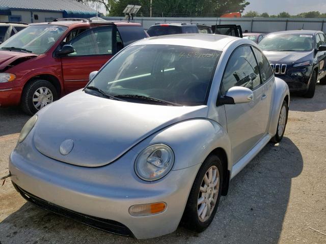 3VWCR31C75M406100 - 2005 VOLKSWAGEN NEW BEETLE ვერცხლისფერი ფოტო 2