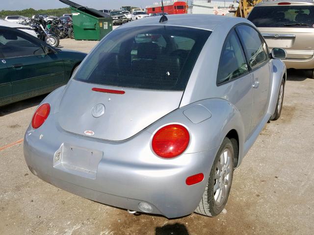 3VWCR31C75M406100 - 2005 VOLKSWAGEN NEW BEETLE ვერცხლისფერი ფოტო 4