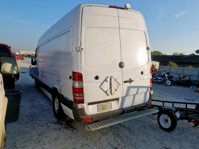 WD3PE8CB2B5584154 - 2011 MERCEDES-BENZ SPRINTER 2 WHITE photo 3