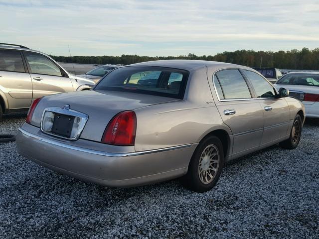 1LNHM82W92Y665731 - 2002 LINCOLN TOWN CAR S GOLD photo 4