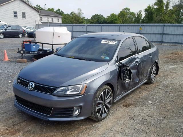 3VW4S7AJ0EM390790 - 2014 VOLKSWAGEN JETTA GLI GRAY photo 2