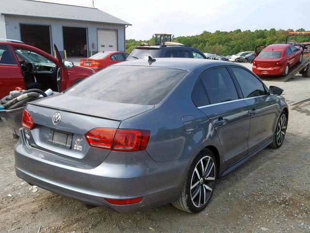 3VW4S7AJ0EM390790 - 2014 VOLKSWAGEN JETTA GLI GRAY photo 4