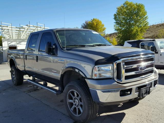 1FTWW31P05EB35592 - 2005 FORD F350 SRW S GOLD photo 1