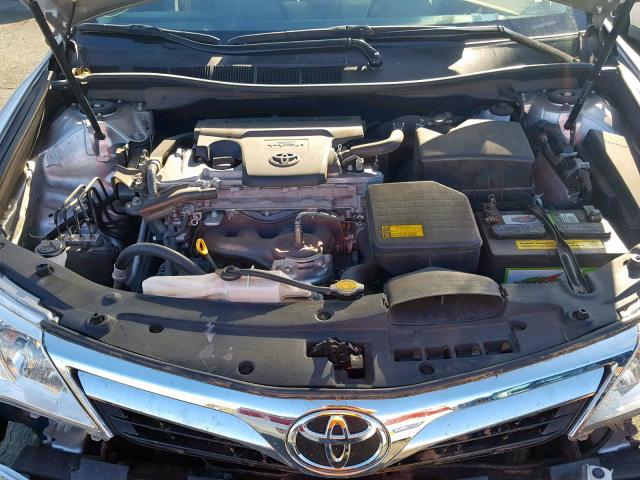 4T4BF1FK6CR217556 - 2012 TOYOTA CAMRY BASE SILVER photo 7