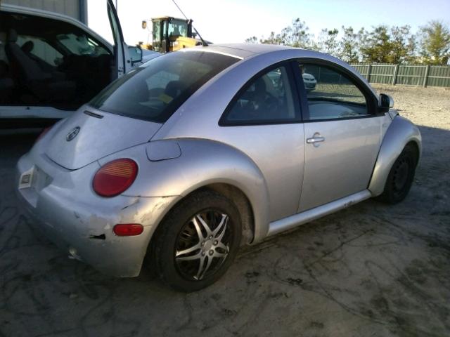 3VWBA21C5XM448782 - 1999 VOLKSWAGEN NEW BEETLE SILVER photo 4