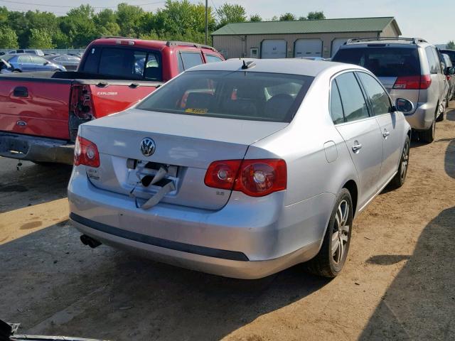 3VWSF71K86M666879 - 2006 VOLKSWAGEN JETTA 2.5 SILVER photo 4