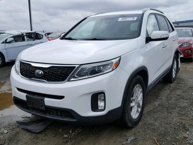 5XYKT3A61EG539412 - 2014 KIA SORENTO LX WHITE photo 2