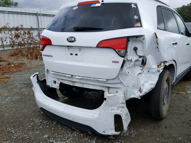 5XYKT3A61EG539412 - 2014 KIA SORENTO LX WHITE photo 9