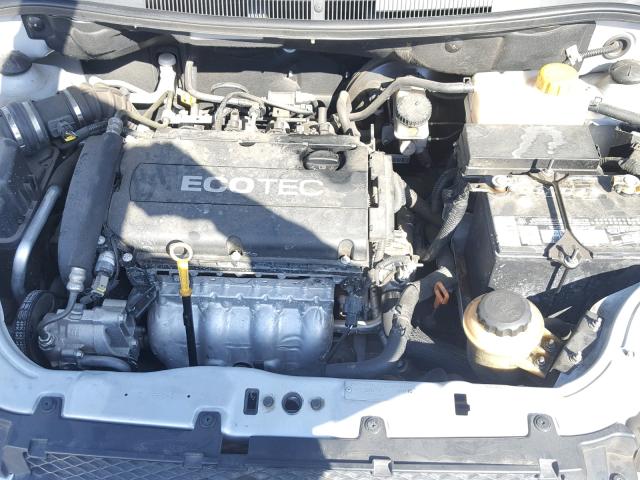 KL1TD5DE9BB193414 - 2011 CHEVROLET AVEO LS SILVER photo 7