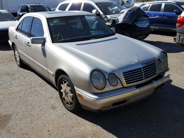 WDBJF65FXWA686634 - 1998 MERCEDES-BENZ E 320 SILVER photo 1