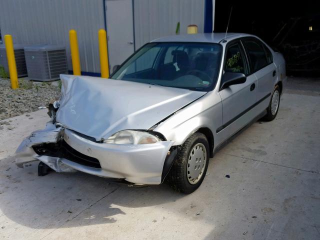 1HGEJ6521VL025142 - 1997 HONDA CIVIC DX SILVER photo 2