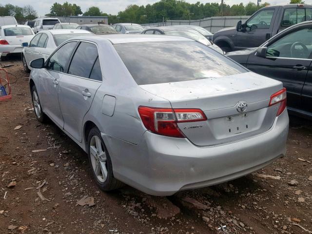 4T1BF1FK8CU048246 - 2012 TOYOTA CAMRY BASE SILVER photo 3
