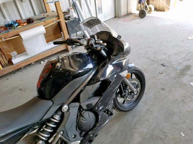 JKAEXEC149DA28535 - 2009 KAWASAKI EX650 C 黑色 照片 5