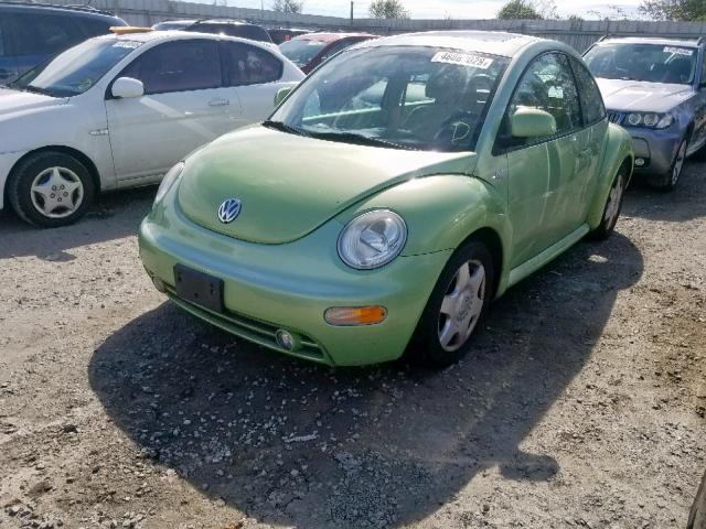 3VWDD21C6YM462269 - 2000 VOLKSWAGEN NEW BEETLE GREEN photo 2