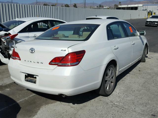 4T1BK36B86U091089 - 2006 TOYOTA AVALON XL WHITE photo 4