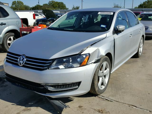 1VWBP7A33EC009770 - 2014 VOLKSWAGEN PASSAT SE SILVER photo 2