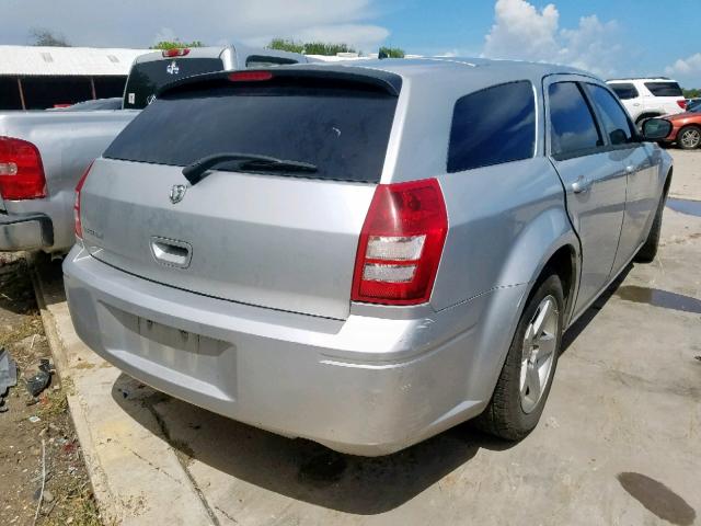 2D4FV47T88H221293 - 2008 DODGE MAGNUM SILVER photo 4