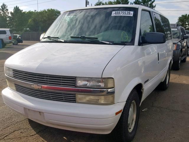 1GNDM19W1YB140956 - 2000 CHEVROLET ASTRO WHITE photo 2