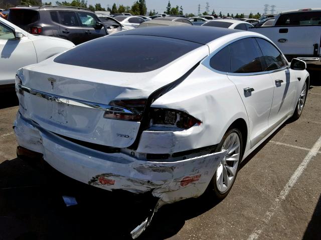 5YJSA1E25JF253579 - 2018 TESLA MODEL S أبيض صورة 4