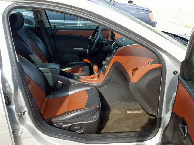 1G1ZK577794196986 - 2009 CHEVROLET MALIBU LTZ 银色 照片 5