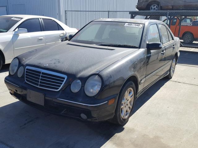 WDBJF65J61B332133 - 2001 MERCEDES-BENZ E 320 BLACK photo 2