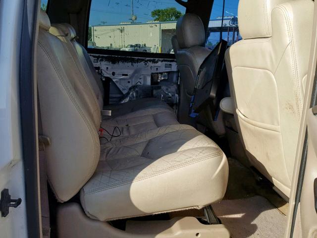 3GKEC16ZX4G150468 - 2004 GMC YUKON XL C WHITE photo 6