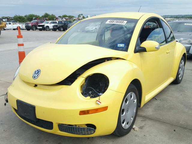 3VWPW3AG5AM008410 - 2010 VOLKSWAGEN NEW BEETLE 黄色 照片 2