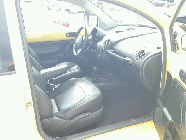 3VWPW3AG5AM008410 - 2010 VOLKSWAGEN NEW BEETLE 黄色 照片 5