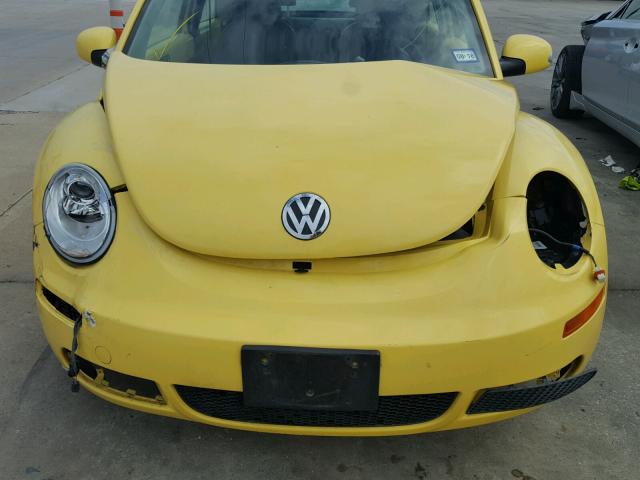 3VWPW3AG5AM008410 - 2010 VOLKSWAGEN NEW BEETLE 黄色 照片 9