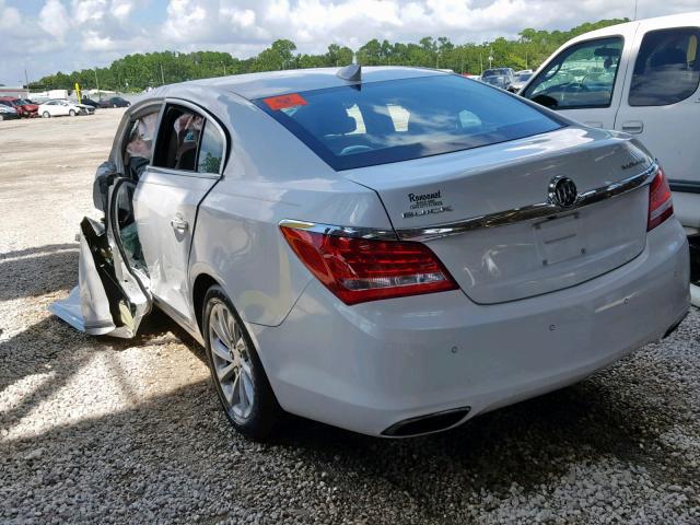 1G4GB5G37GF228781 - 2016 BUICK LACROSSE WHITE photo 3