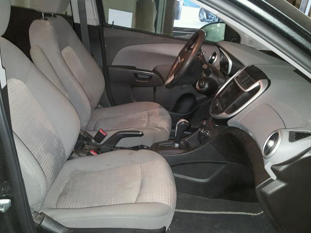 1G1JG6SH3J4104040 - 2018 CHEVROLET SONIC GRAY photo 5