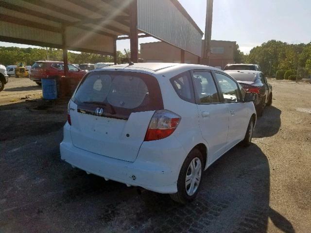 JHMGE8H29AC011081 - 2010 HONDA FIT WHITE photo 4