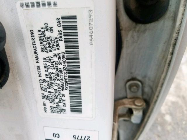 5Y2SP67019Z440993 - 2009 PONTIAC VIBE WHITE photo 10