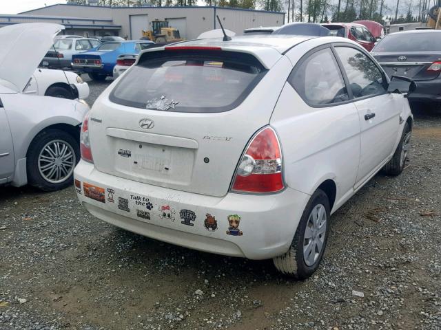 KMHCM36C77U041177 - 2007 HYUNDAI ACCENT GS WHITE photo 4