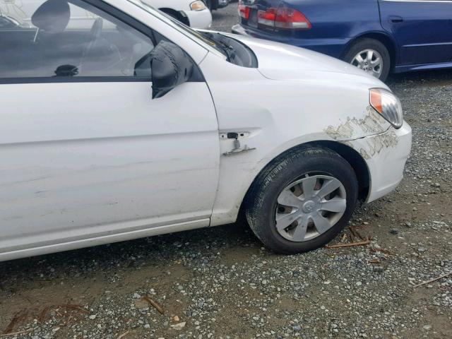 KMHCM36C77U041177 - 2007 HYUNDAI ACCENT GS WHITE photo 9