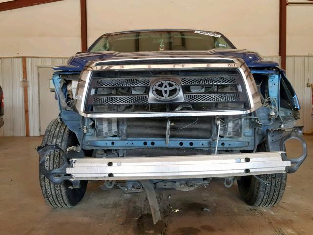 5TFEM5F11AX017907 - 2010 TOYOTA TUNDRA CRE BLUE photo 9