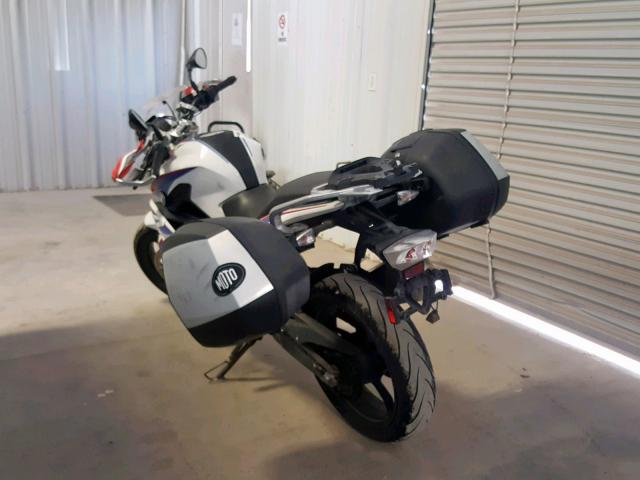 WB30G1109JR856818 - 2018 BMW G310 R WHITE photo 3