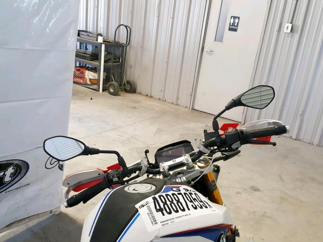 WB30G1109JR856818 - 2018 BMW G310 R WHITE photo 5