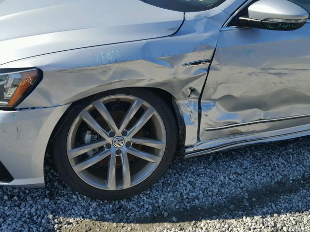 1VWDT7A35HC006104 - 2017 VOLKSWAGEN PASSAT R-L SILVER photo 9