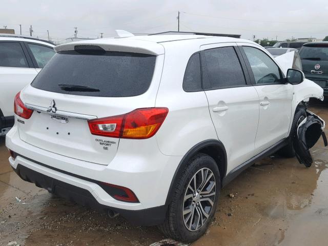 JA4AP3AW5JU018244 - 2018 MITSUBISHI OUTLANDER WHITE photo 4