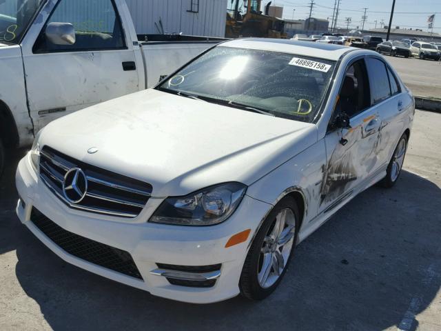 WDDGF4HB5CR202686 - 2012 MERCEDES-BENZ C 250 WHITE photo 2