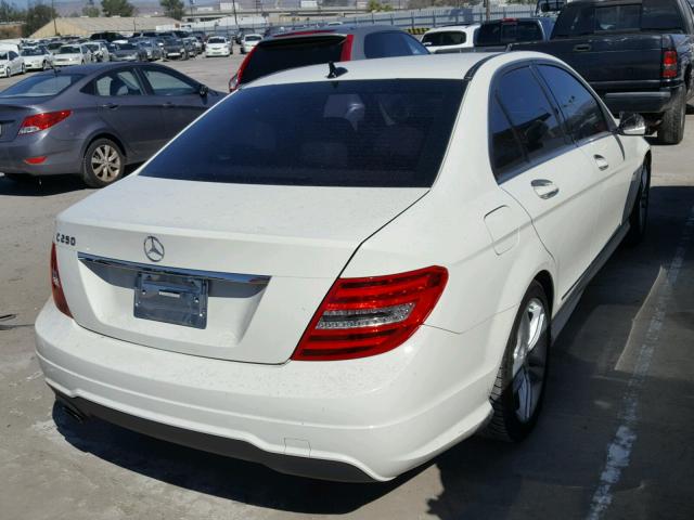 WDDGF4HB5CR202686 - 2012 MERCEDES-BENZ C 250 WHITE photo 4